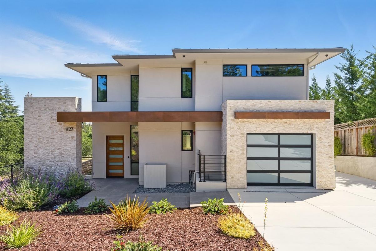 Attached, Exterior, Facade, Modern