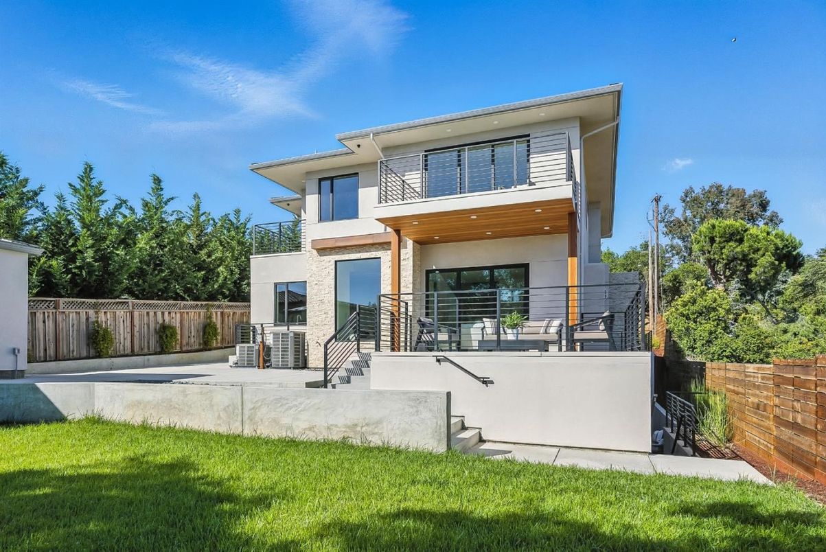 Backyard, Exterior, Facade, Modern