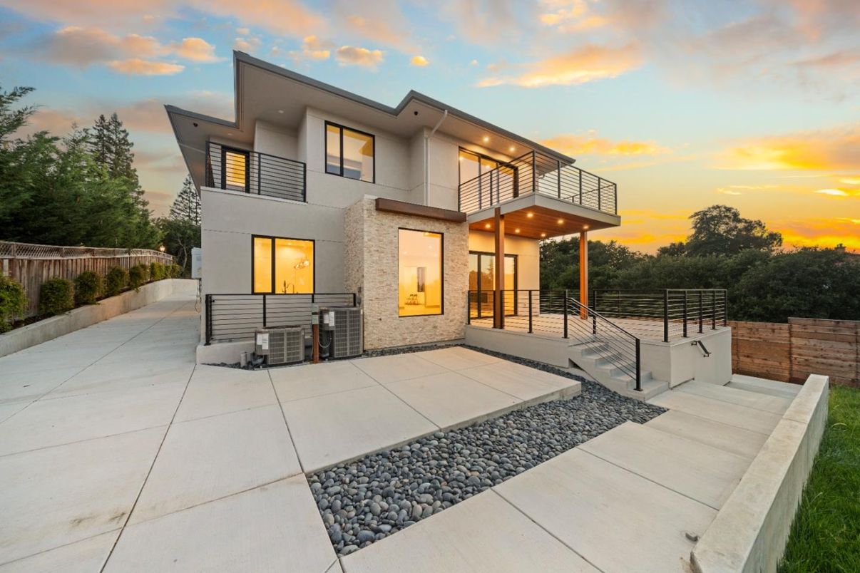 Backyard, Exterior, Facade, Modern