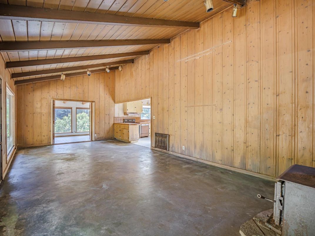Empty room, Interior, Wooden Beams, Wooden Ceilings, Wooden Walls