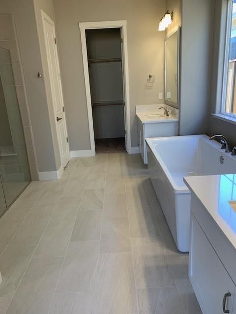 Bathroom, Dual Sink Vanities, Interior
