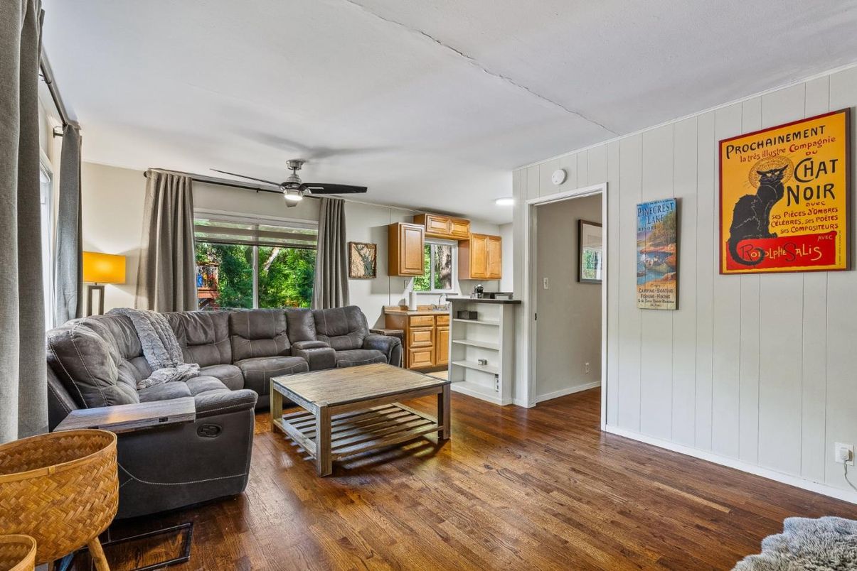 Interior, Kitchen, Living room, Recessed Lighting, Wood Texture Flooring