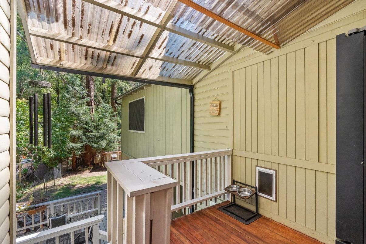 Exterior, Wood Texture Flooring