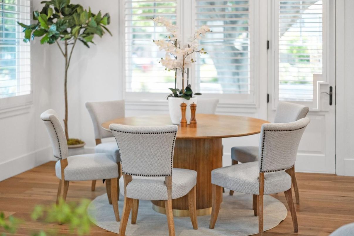 Dining room, Interior, Living room, Recessed Lighting, Wood Texture Flooring