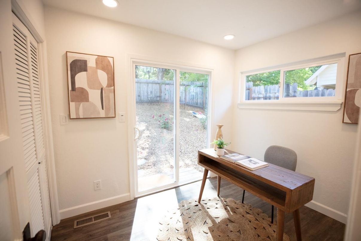 Home Office, Interior, Recessed Lighting, Wood Texture Flooring