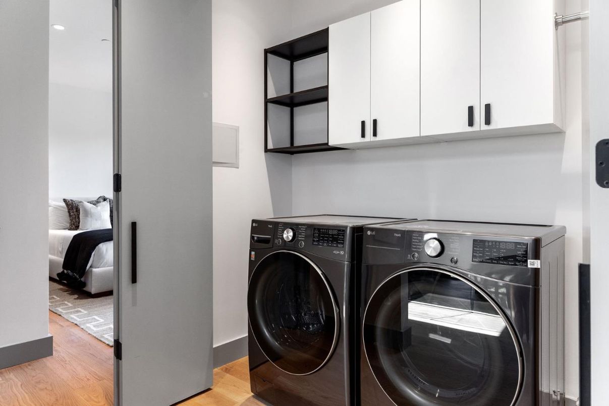 Interior, Washer, Wood Texture Flooring