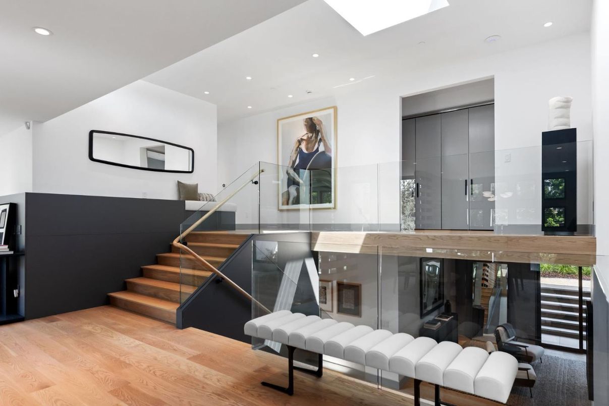 Interior, Recessed Lighting, Wood Texture Flooring