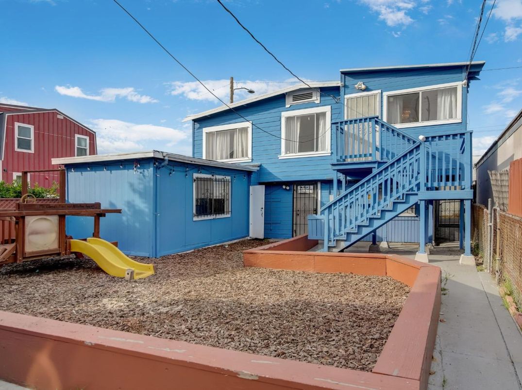 Backyard, Exterior, Playground