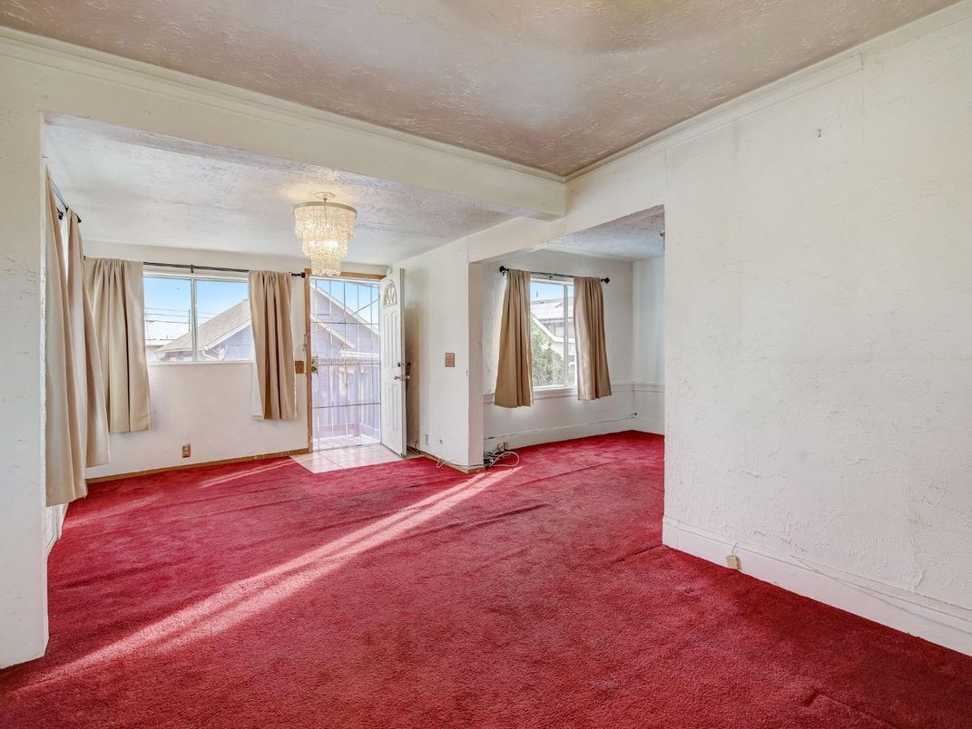 Chandelier, Empty room, Interior