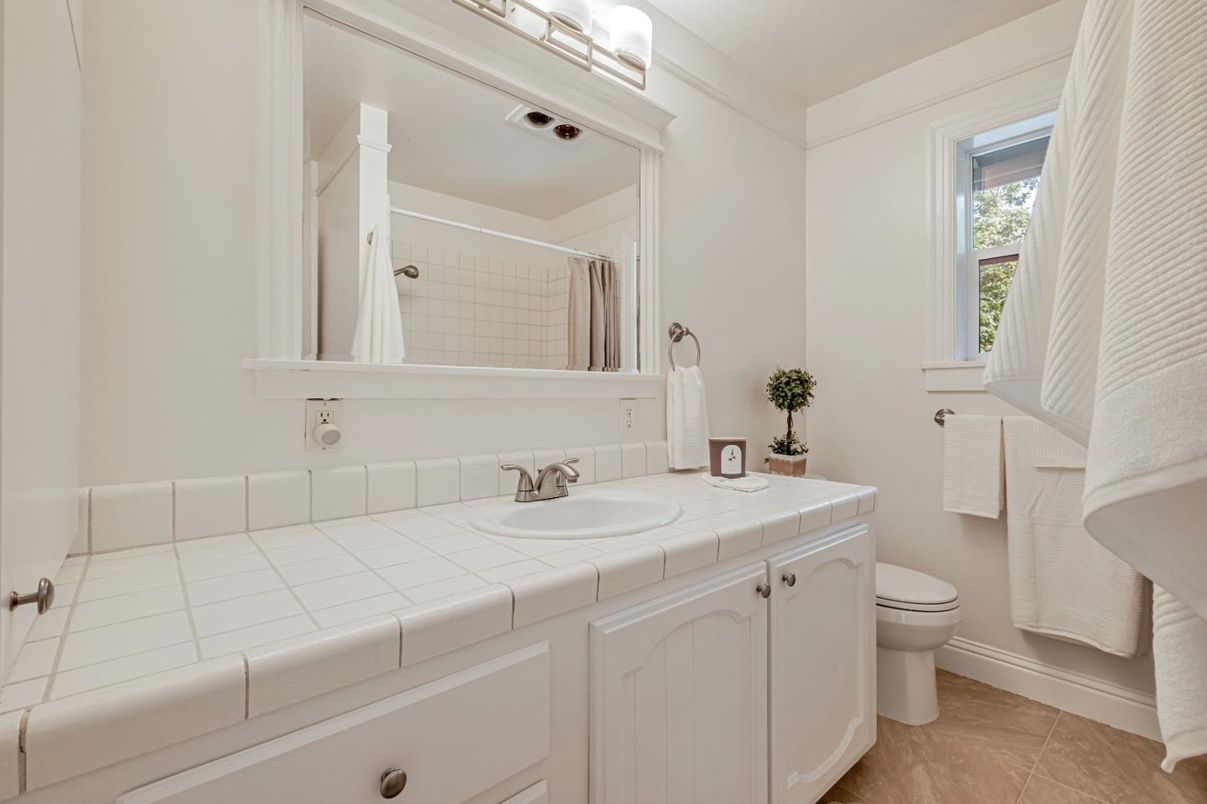 Bathroom, Interior, Tile Countertops