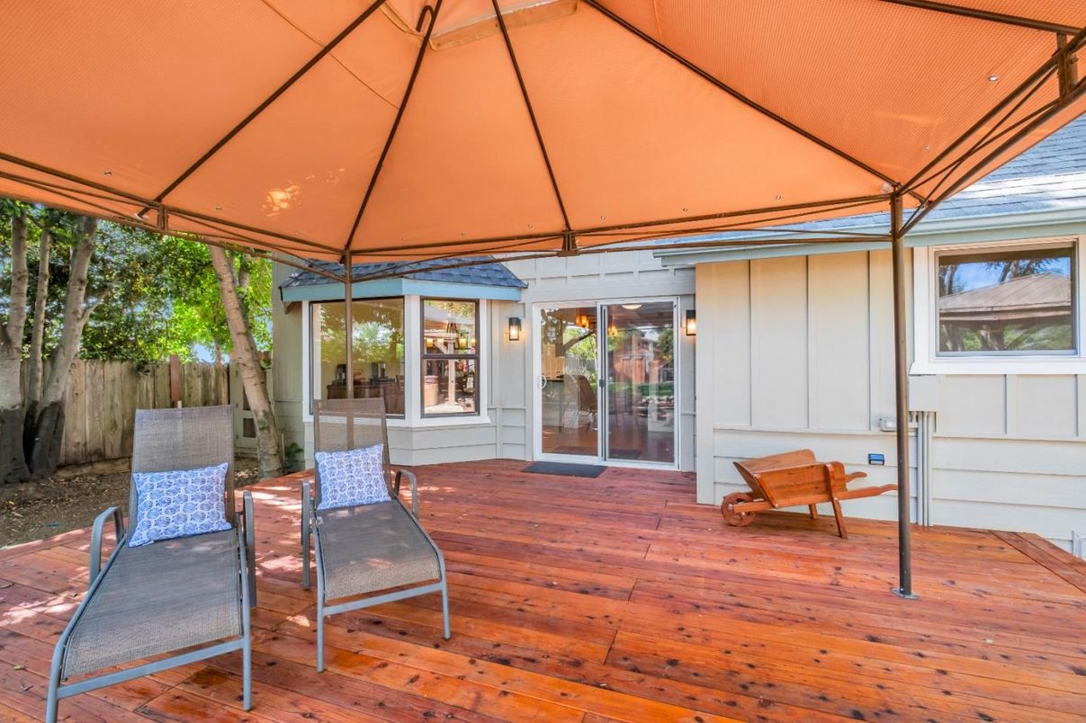 Exterior, Wood Texture Flooring