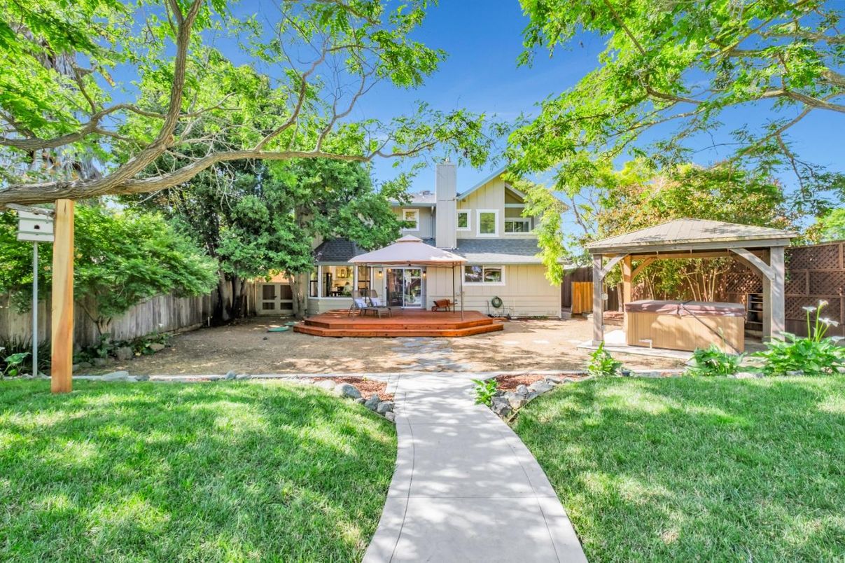 Backyard, Exterior, Hot Tub