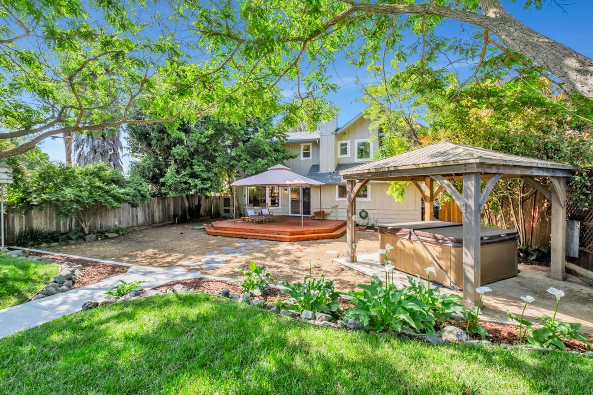 Backyard, Exterior, Hot Tub