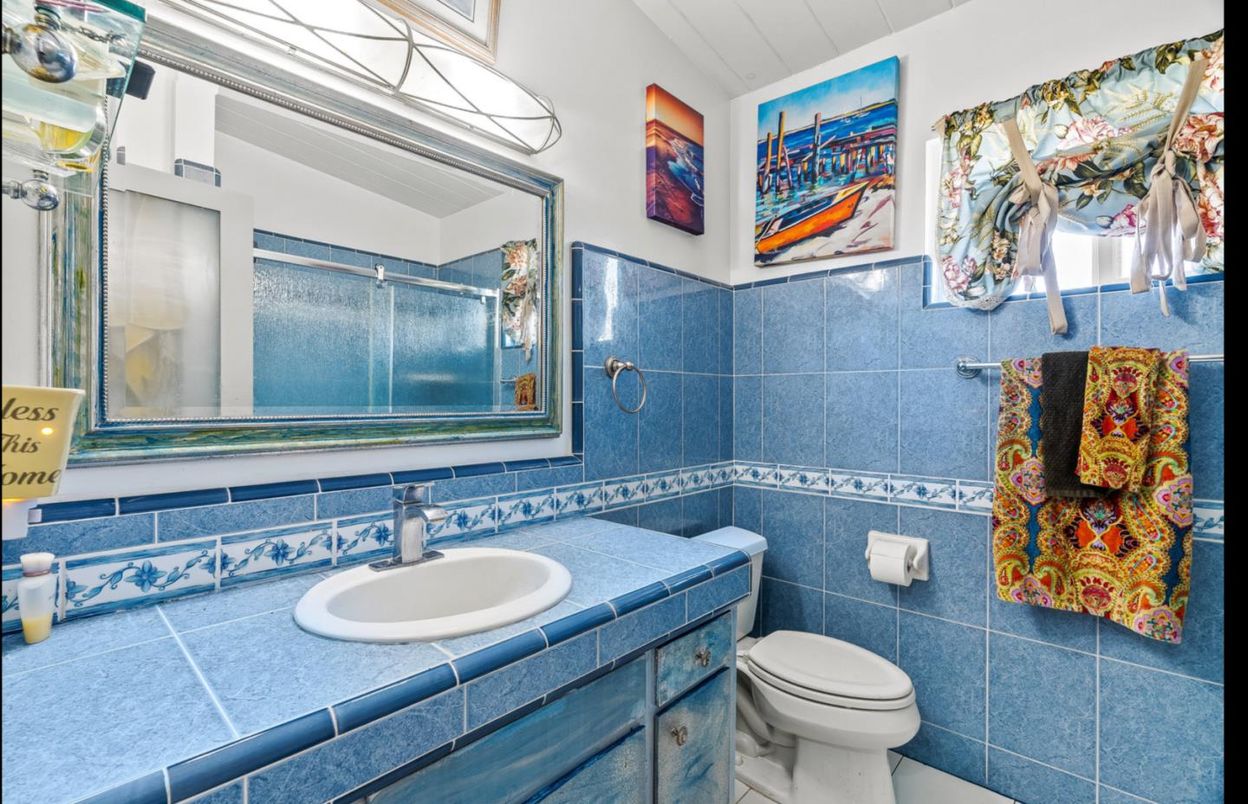 Bathroom, Interior, Tile Countertops