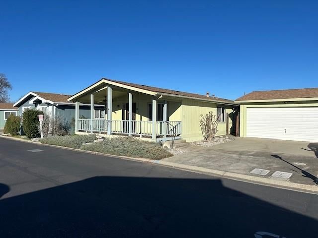 Detached Garage, Exterior