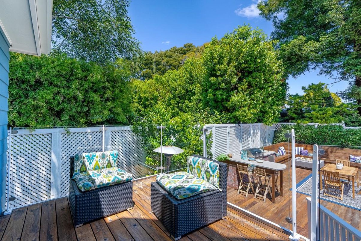 Exterior, Outdoor Kitchen
