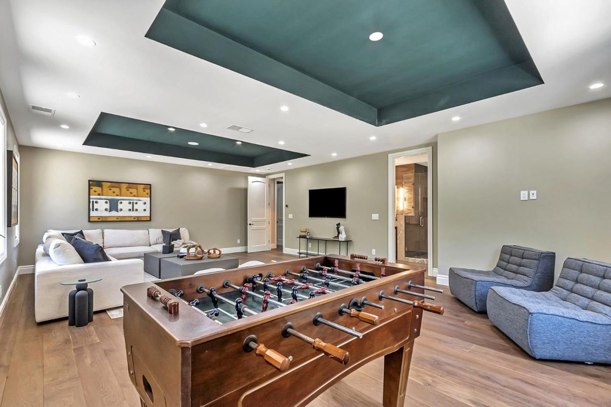 Game Room, Interior, Living room, Recessed Lighting, Wood Texture Flooring