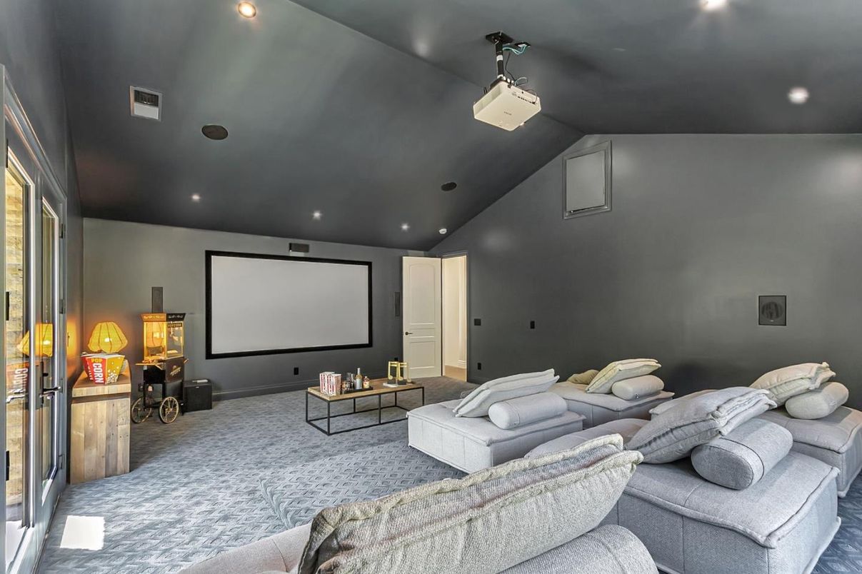 Interior, Projection Screen, Recessed Lighting, Theatre Room