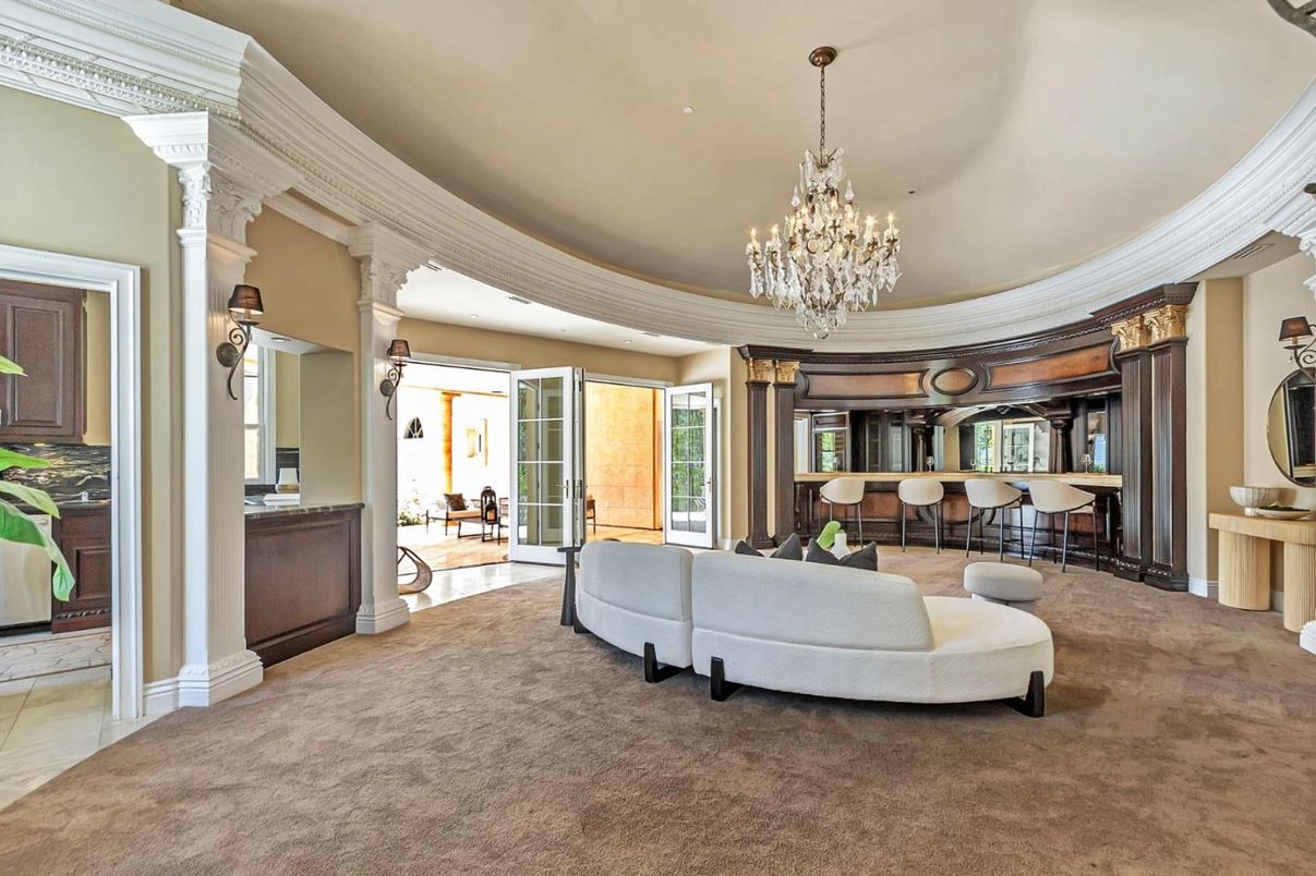 Chandelier, Interior, Living room