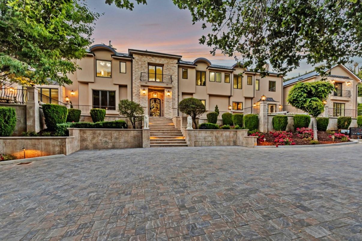 Exterior, Facade, French Provincial