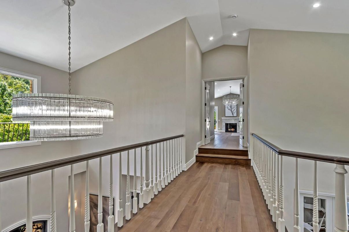 Chandelier, Fireplace, Interior, Recessed Lighting, Wood Texture Flooring