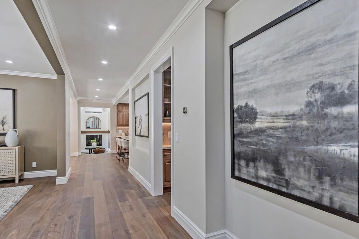Interior, Recessed Lighting, Wood Texture Flooring
