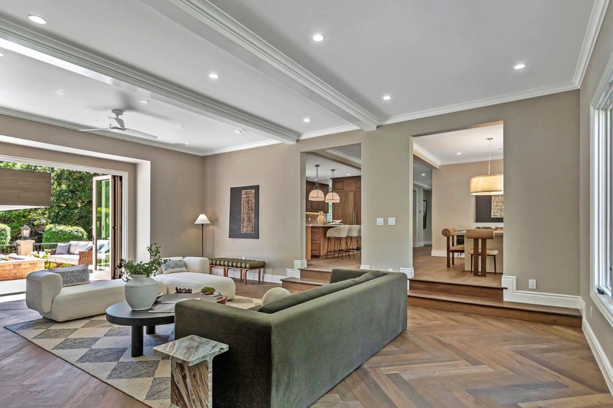 Dining room, Interior, Living room, Pendant Lights, Recessed Lighting, Wood Texture Flooring