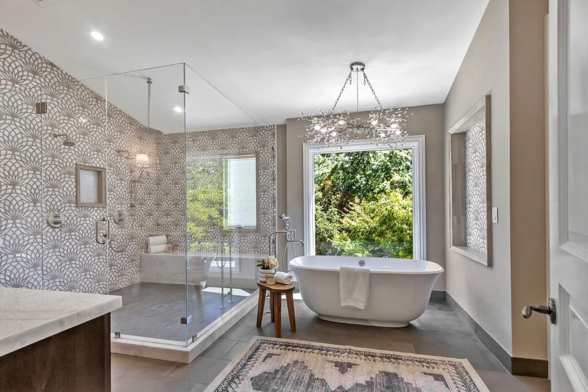 Bathroom, Free Standing Baths, Glass Shower, Interior, Pendant Lights, Recessed Lighting