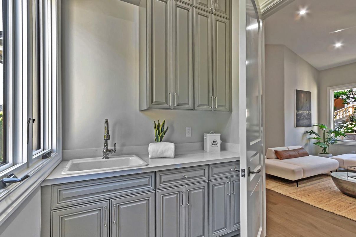 Bathroom, Interior, Recessed Lighting, Wood Texture Flooring