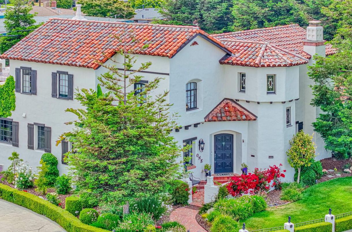 Exterior, Facade, Spanish Mediterranean