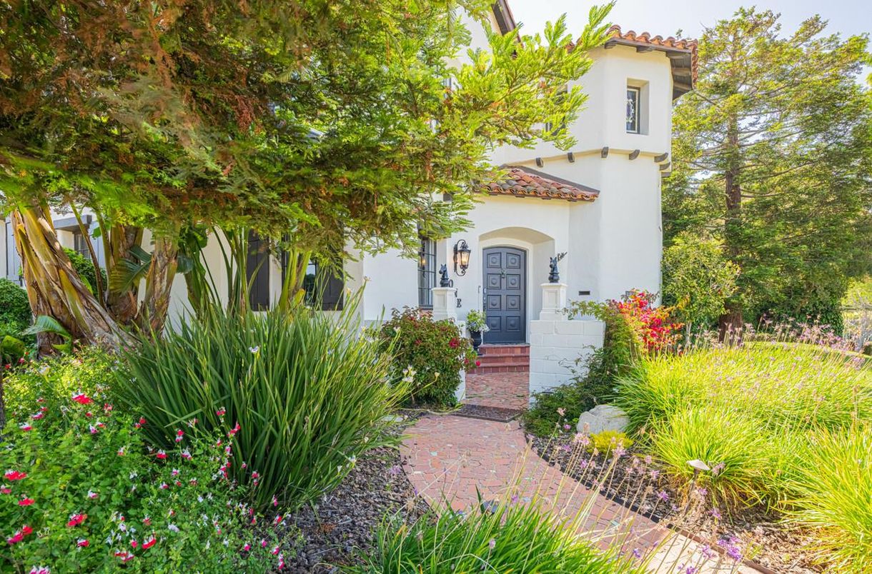 Exterior, Facade, Spanish Mediterranean