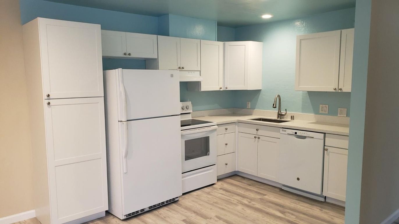 Interior, Kitchen, Recessed Lighting, Wood Texture Flooring