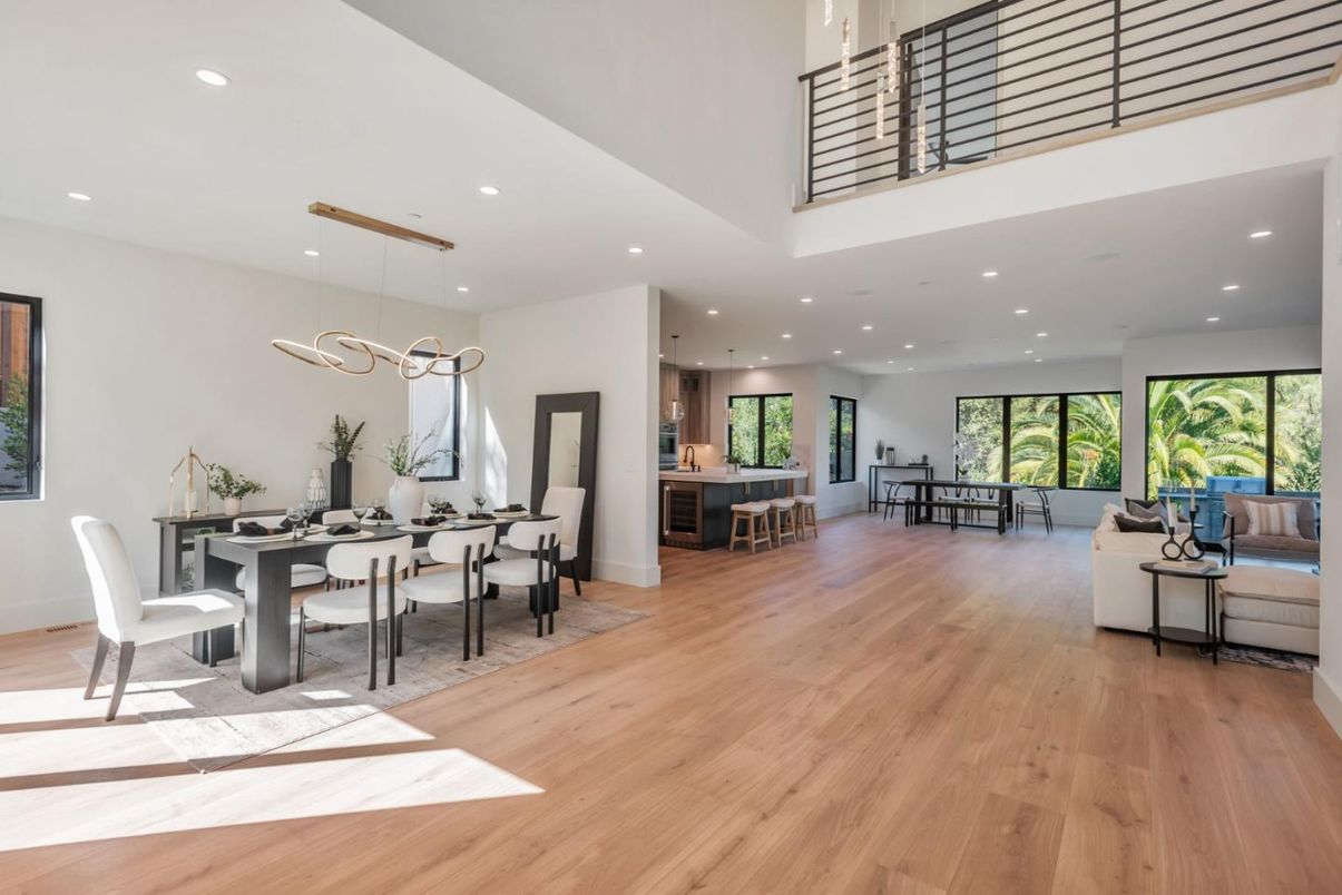 Dining room, Interior, Kitchen, Pendant Lights, Recessed Lighting, Wood Texture Flooring