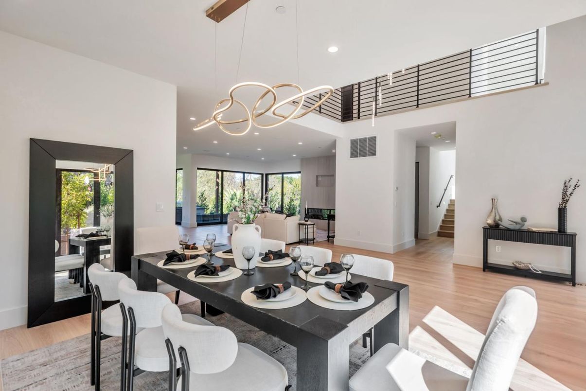 Chandelier, Dining room, Interior, Pendant Lights, Recessed Lighting, Wood Texture Flooring