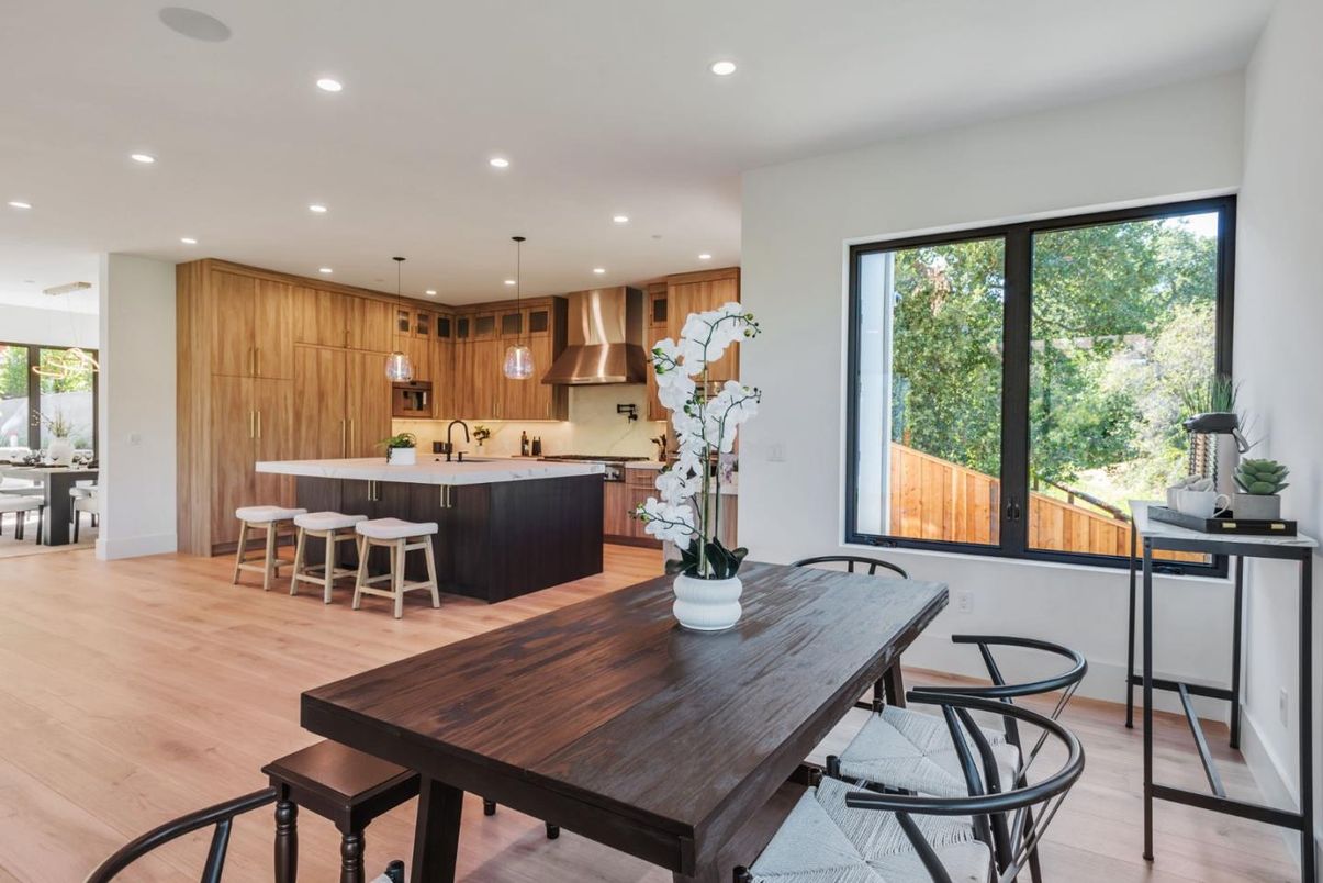 Dining room, Interior, Kitchen, Pendant Lights, Recessed Lighting, Wood Texture Flooring