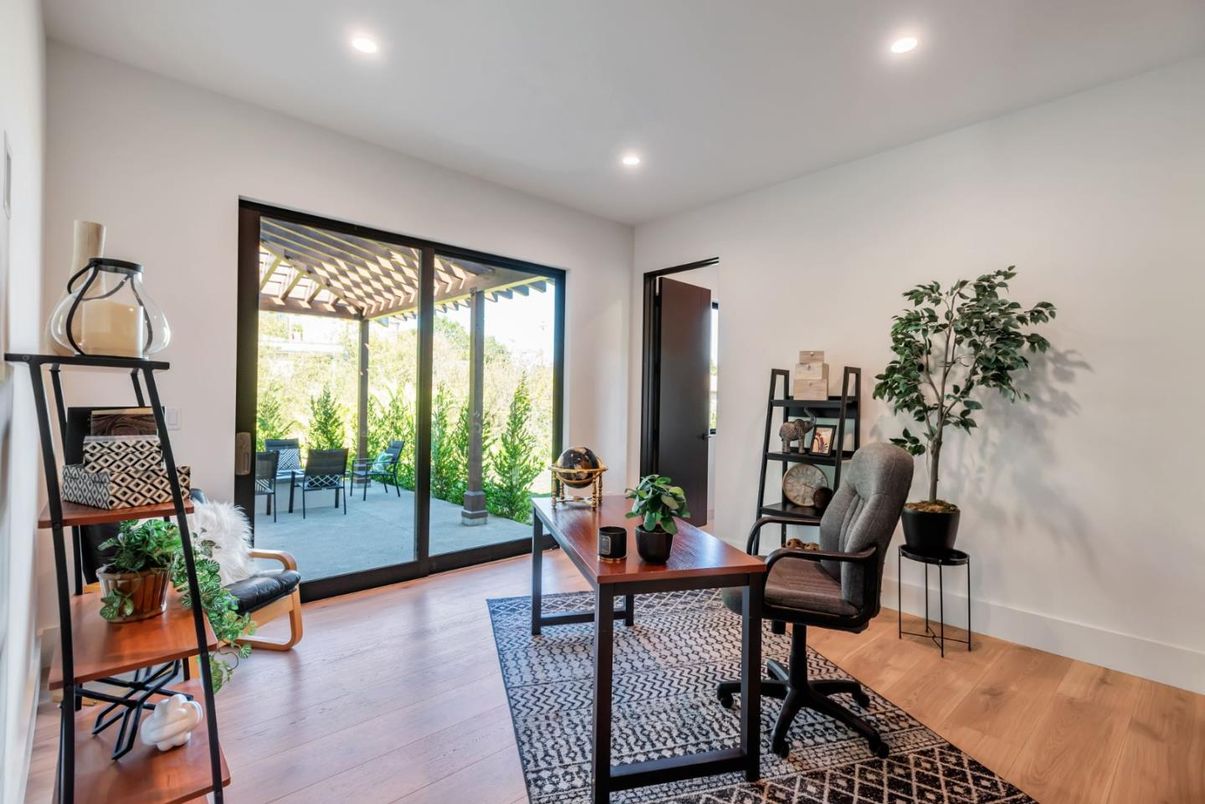 Home Office, Interior, Recessed Lighting, Wood Texture Flooring