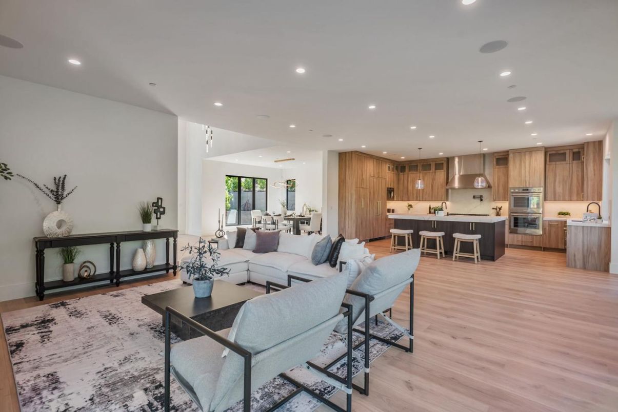 Dining room, Interior, Kitchen, Living room, Pendant Lights, Recessed Lighting, Stainless Steel Appliances, Wood Texture Flooring