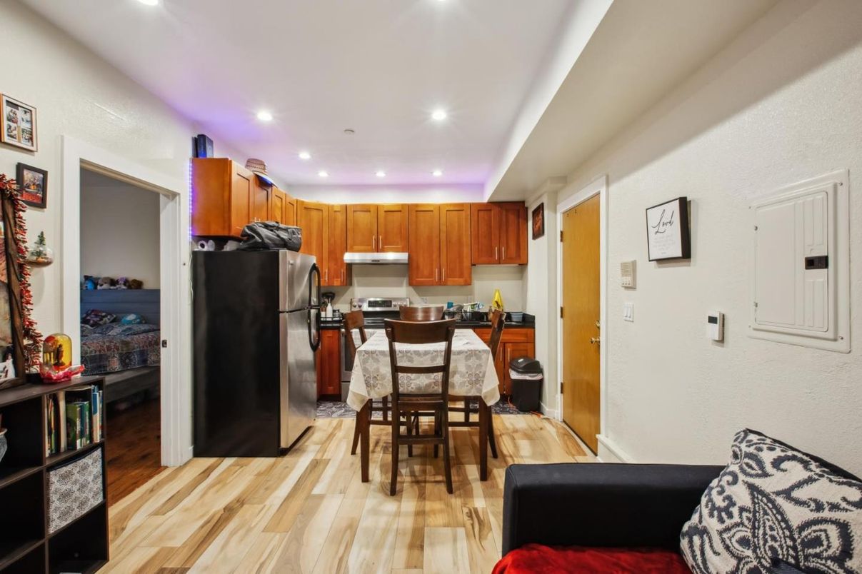 Dining room, Interior, Kitchen, Recessed Lighting, Wood Texture Flooring