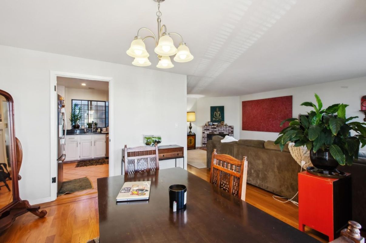 Chandelier, Dining room, Interior, Living room, Recessed Lighting, Wood Texture Flooring