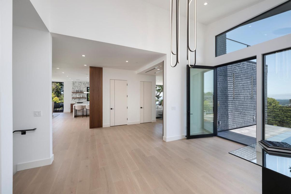 Interior, Pendant Lights, Recessed Lighting, Wood Texture Flooring