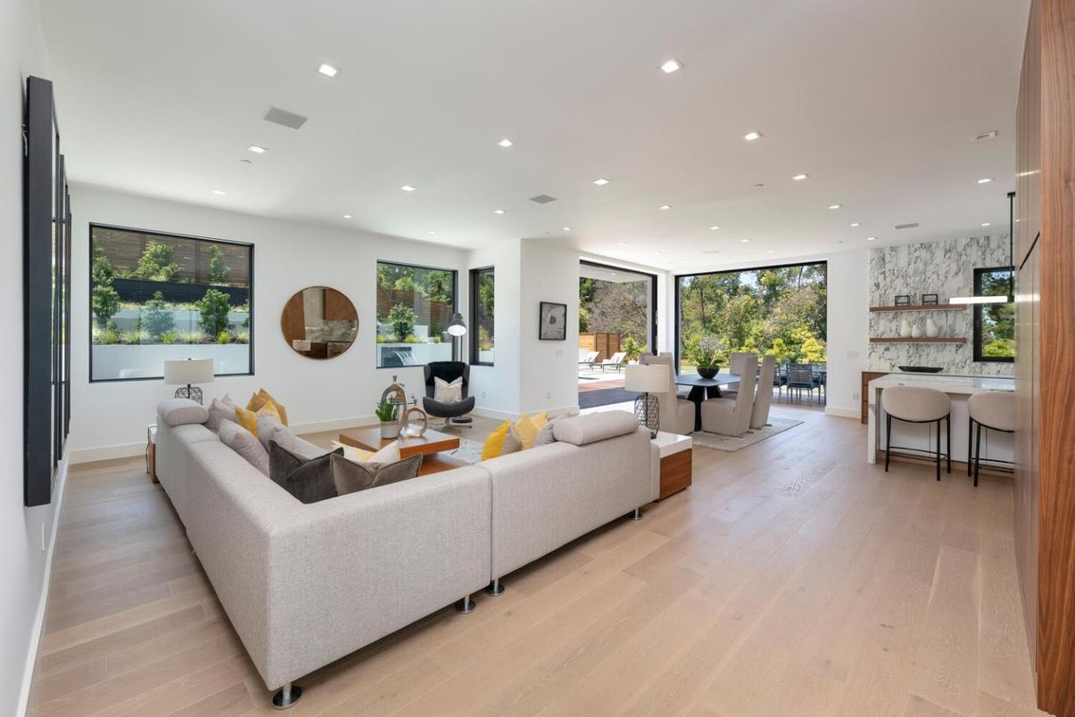 Dining room, Interior, Living room, Pendant Lights, Recessed Lighting, Wood Texture Flooring