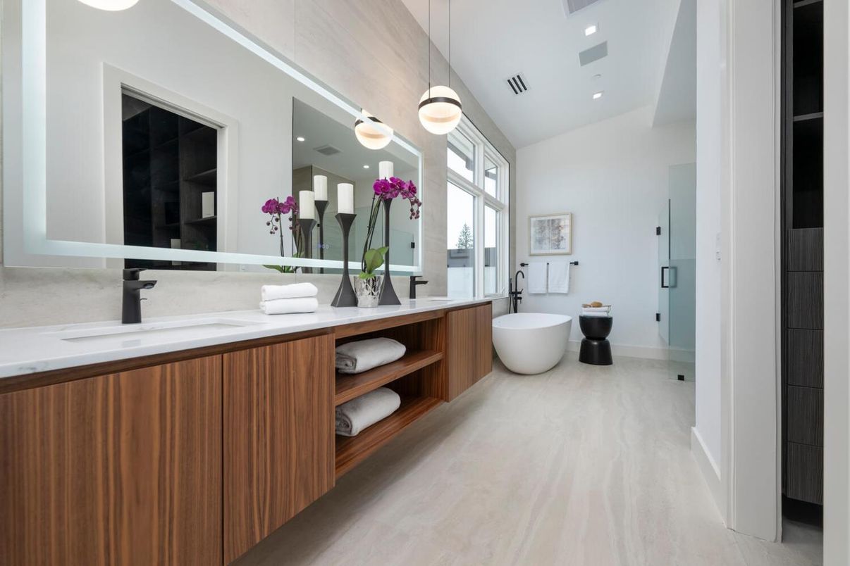 Bathroom, Dual Sink Vanities, Free Standing Baths, Interior, Pendant Lights, Recessed Lighting