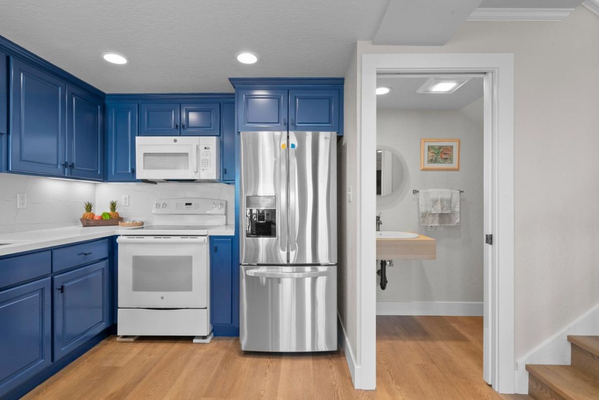 Bedroom, Interior, Water, Wood Texture Flooring