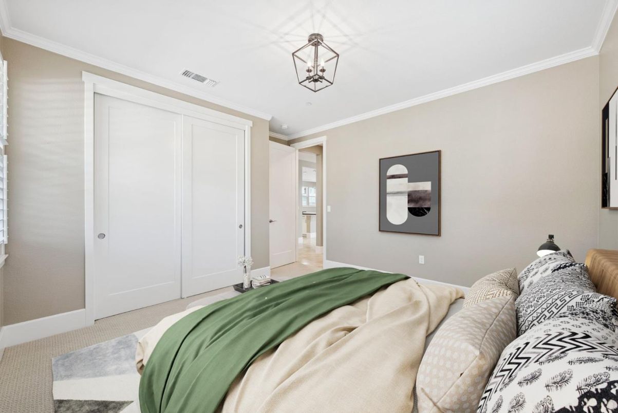 Empty room, Interior, Pendant Lights