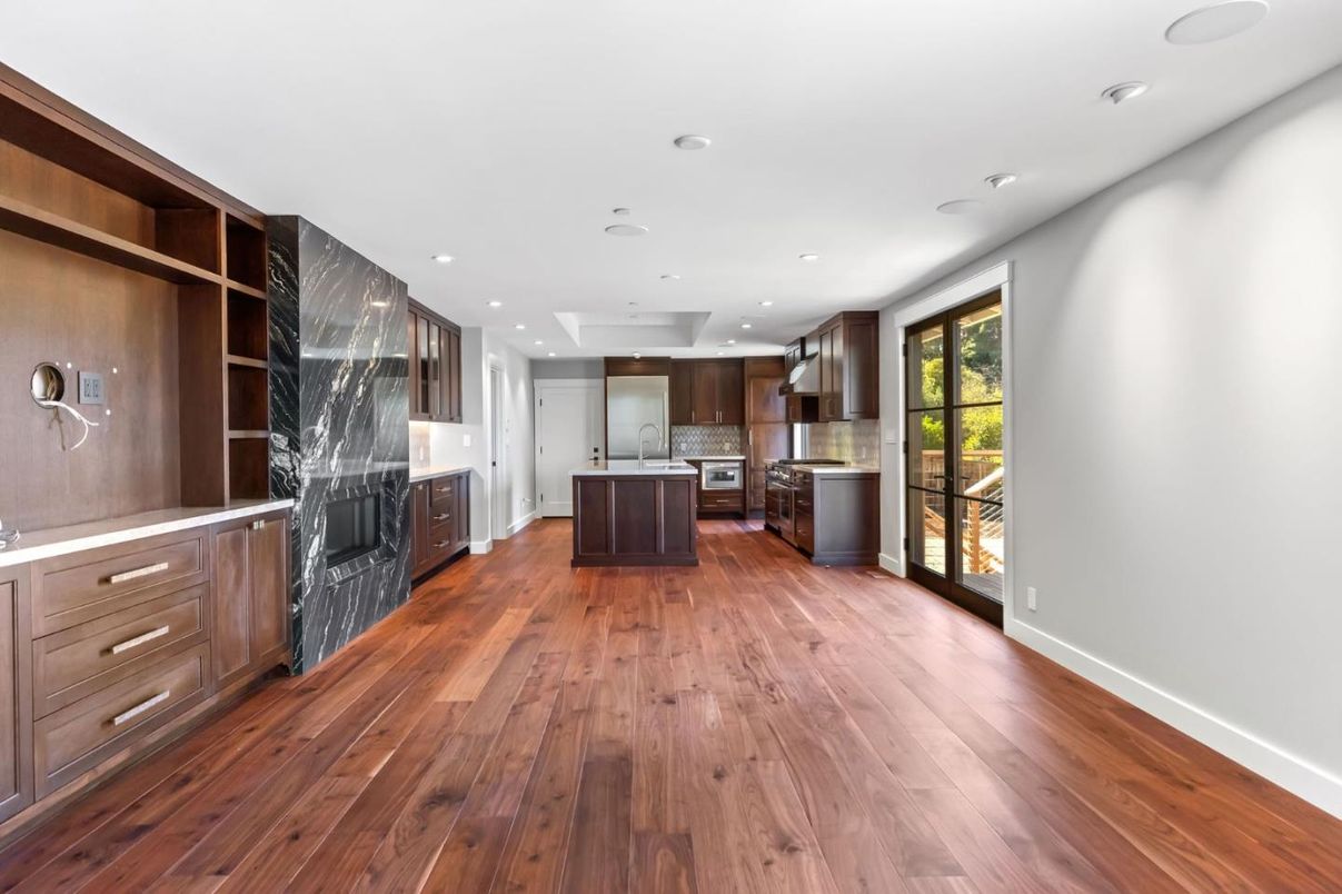 Fireplace, Interior, Kitchen, Recessed Lighting, Wood Texture Flooring