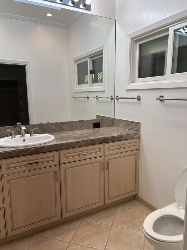 Bathroom, Dual Sink Vanities, Interior, Recessed Lighting