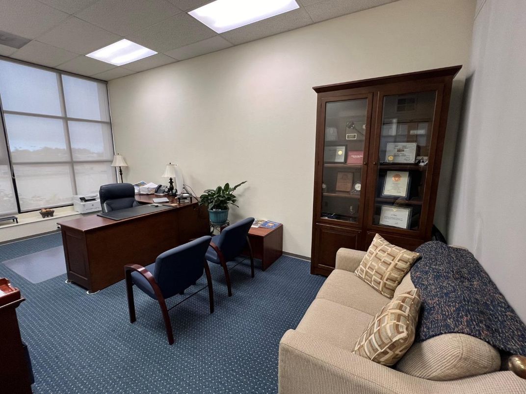 Home Office, Interior