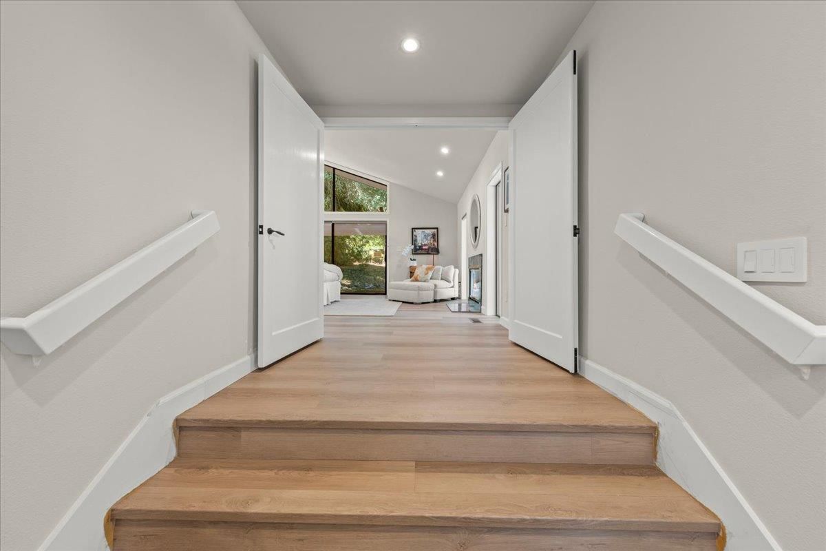 Interior, Recessed Lighting, Wood Texture Flooring