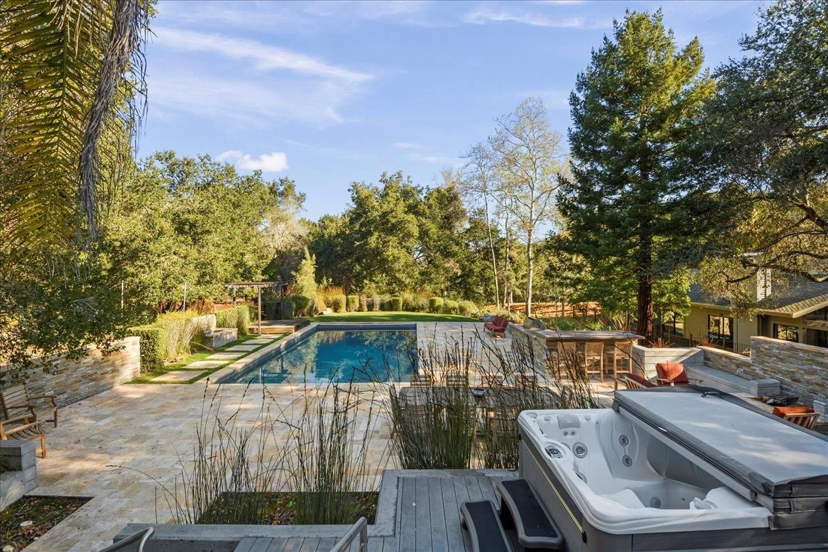 Exterior, Hot Tub, Pool