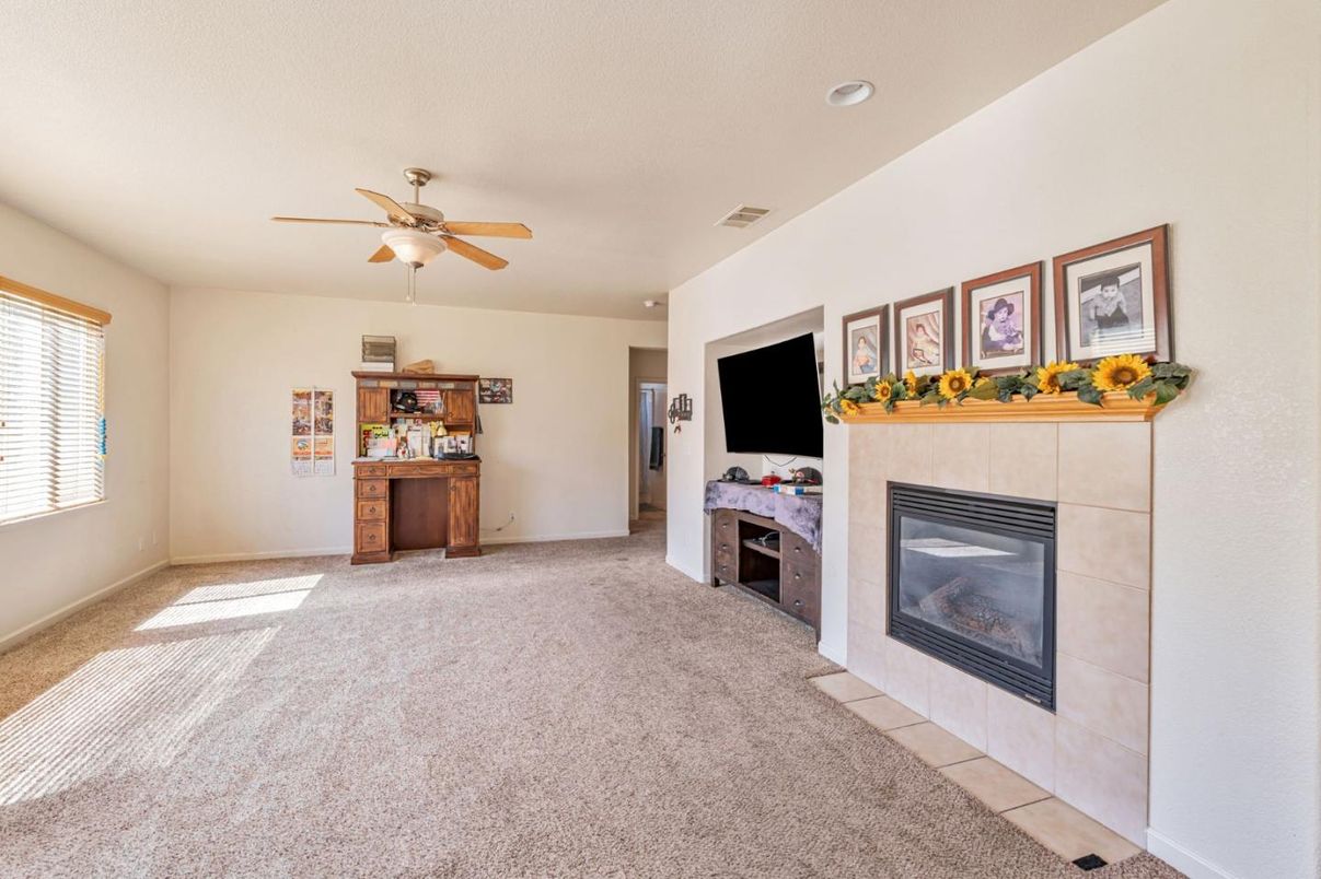 Fireplace, Interior, Recessed Lighting